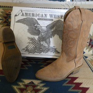 Like New - Men's American West tan suede boots 8 1/2 D